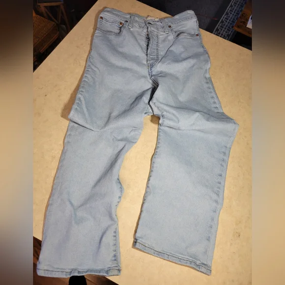 Rare Vintage Levi's women size 31 Ribcage Straight Ankle Jeans in Light Blue - Picture 3 of 10